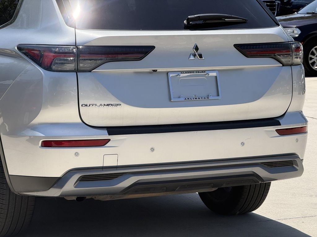 Mitsubishi Outlander SE 2WD 2025