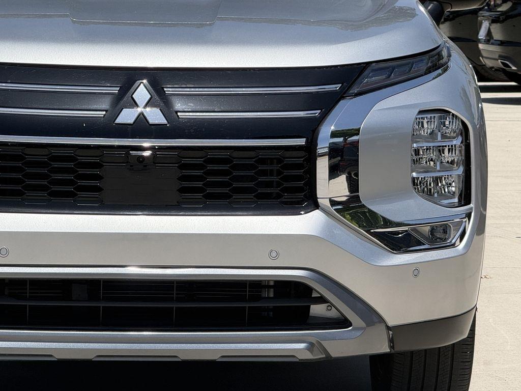 Mitsubishi Outlander SE 2WD 2025
