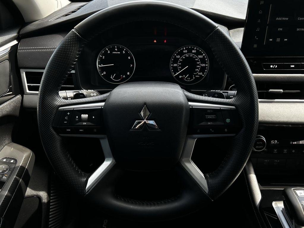 Mitsubishi Outlander SE 2WD 2025