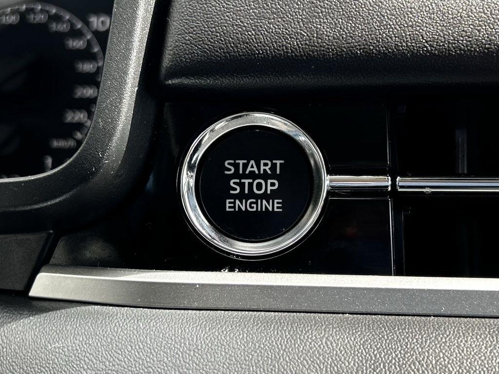 Mitsubishi Outlander SE 2WD 2025