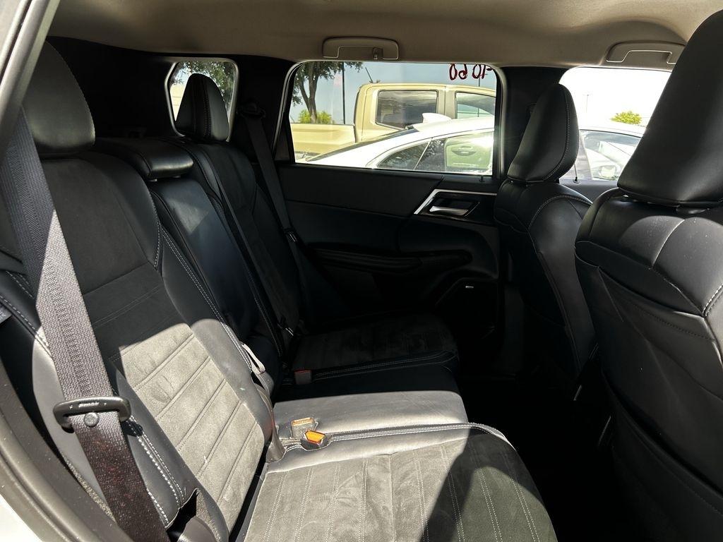 Mitsubishi Outlander SE 2WD 2025
