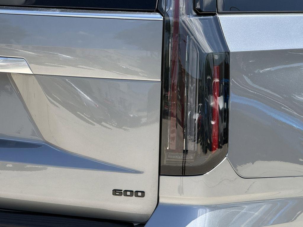 Cadillac Escalade Luxury Touring 4WD 2026