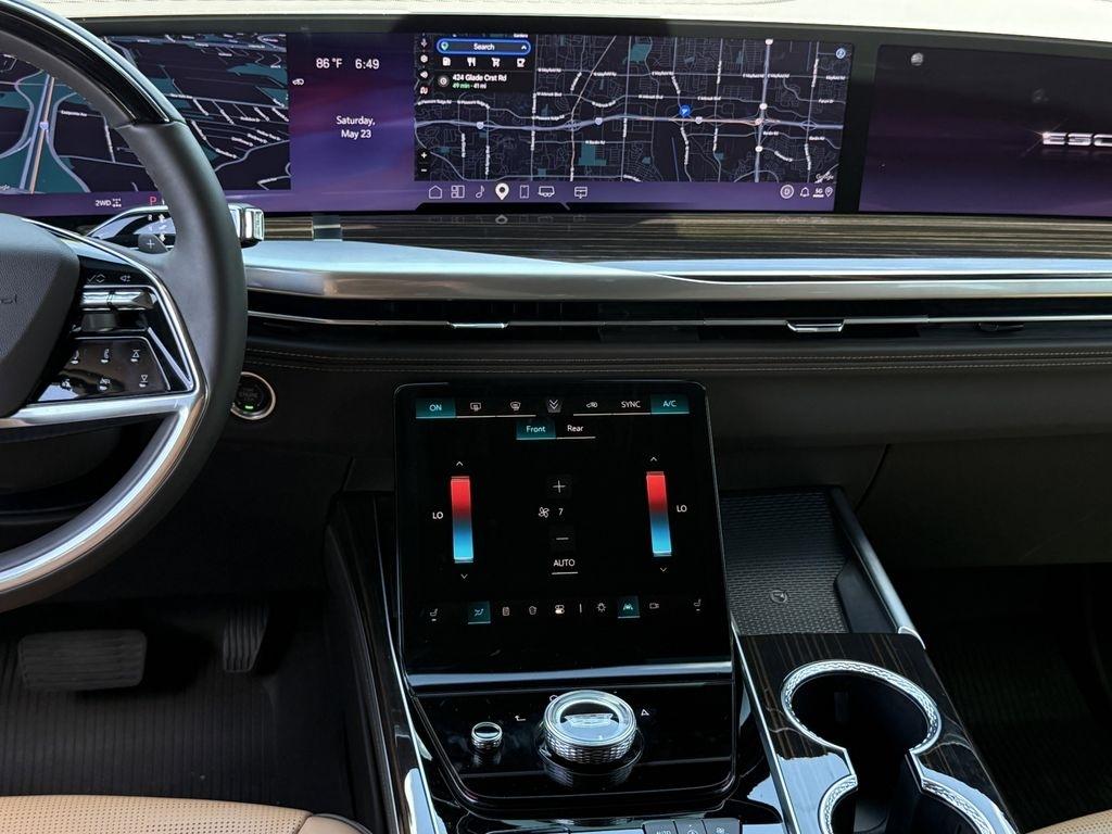 Cadillac Escalade Luxury Touring 4WD 2026