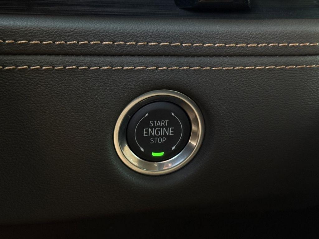 Cadillac Escalade Luxury Touring 4WD 2026