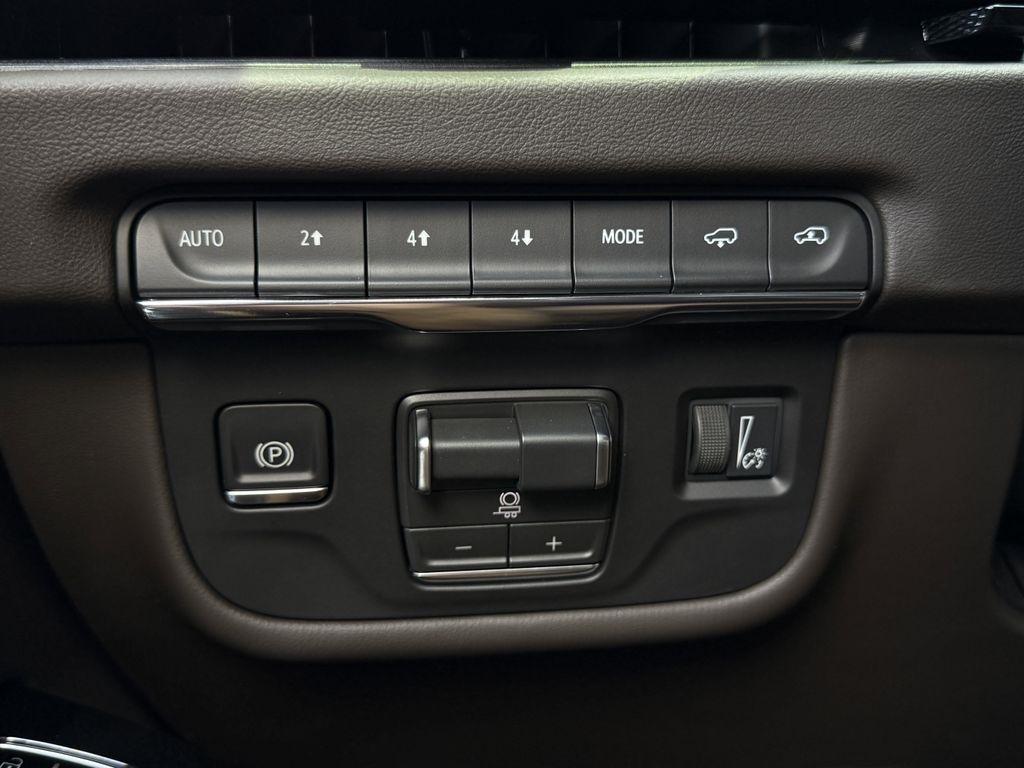 Cadillac Escalade Luxury Touring 4WD 2026