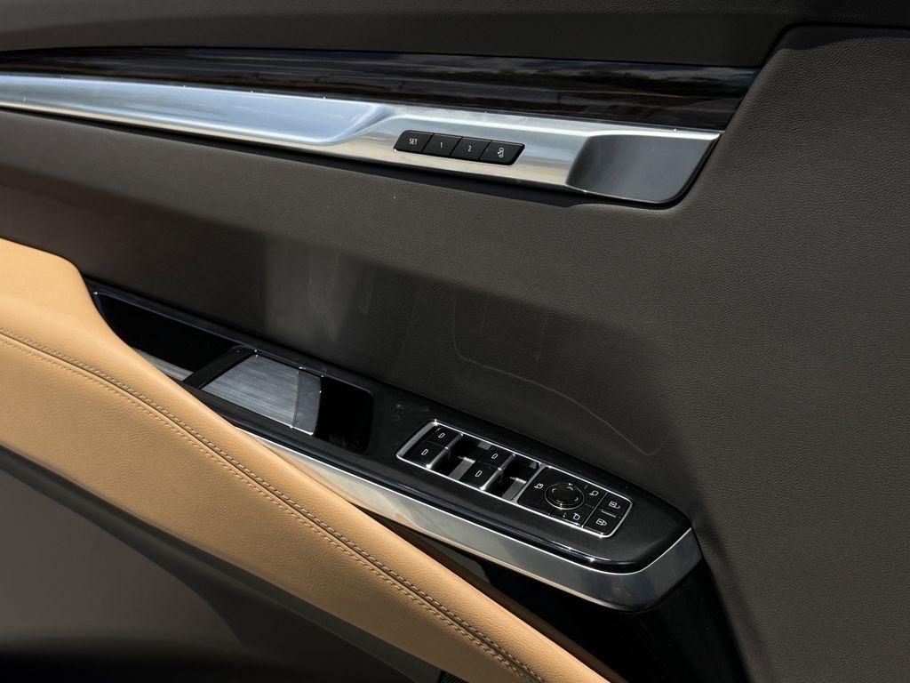 Cadillac Escalade Luxury Touring 4WD 2026