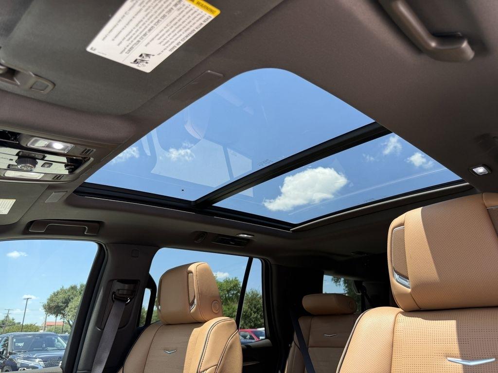 Cadillac Escalade Luxury Touring 4WD 2026