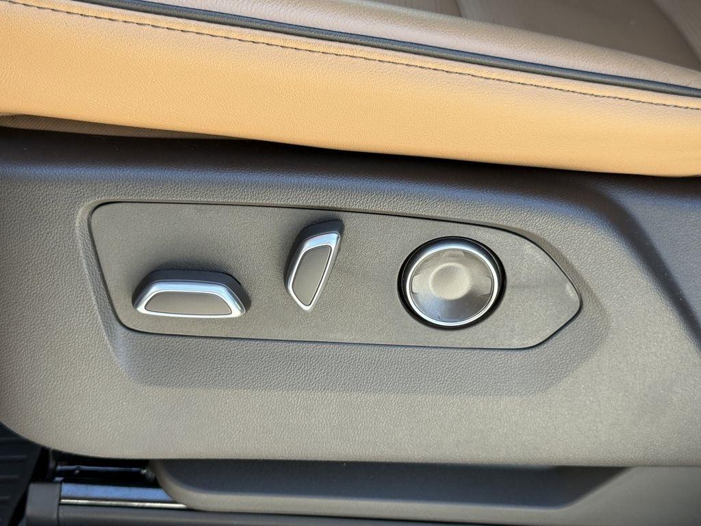 Cadillac Escalade Luxury Touring 4WD 2026