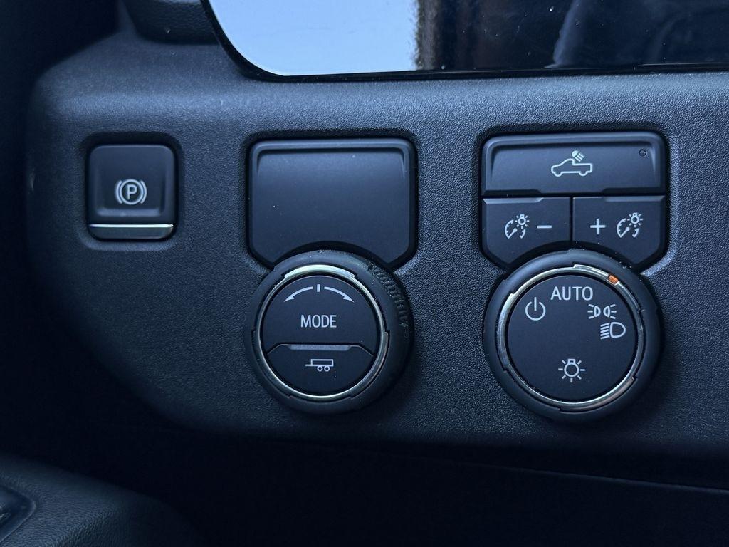 Chevrolet Silverado 1500 LT Crew Cab 2WD 2025