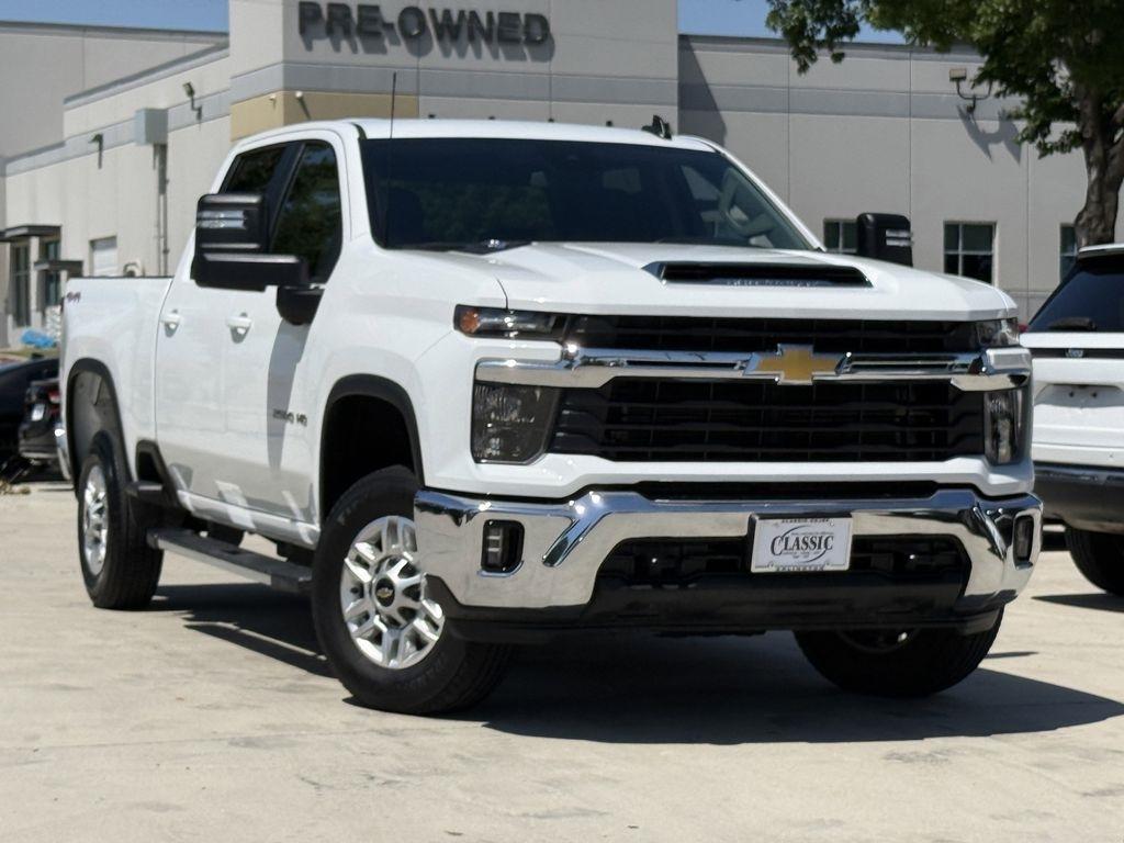 Chevrolet Silverado 2500HD LT Crew Cab Long Box 4WD 2025