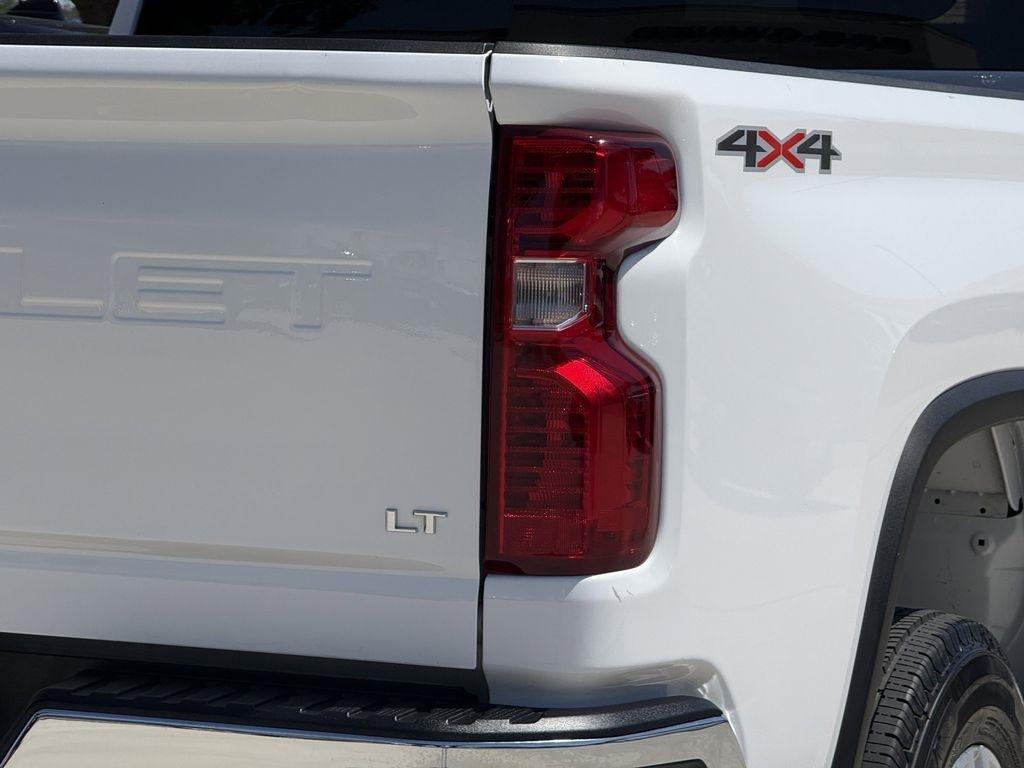 Chevrolet Silverado 2500HD LT Crew Cab Long Box 4WD 2025