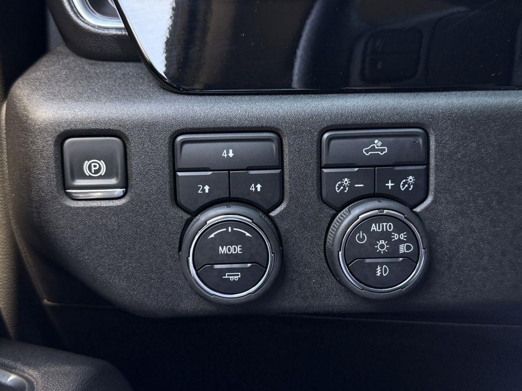 Chevrolet Silverado 2500HD LT Crew Cab Long Box 4WD 2025