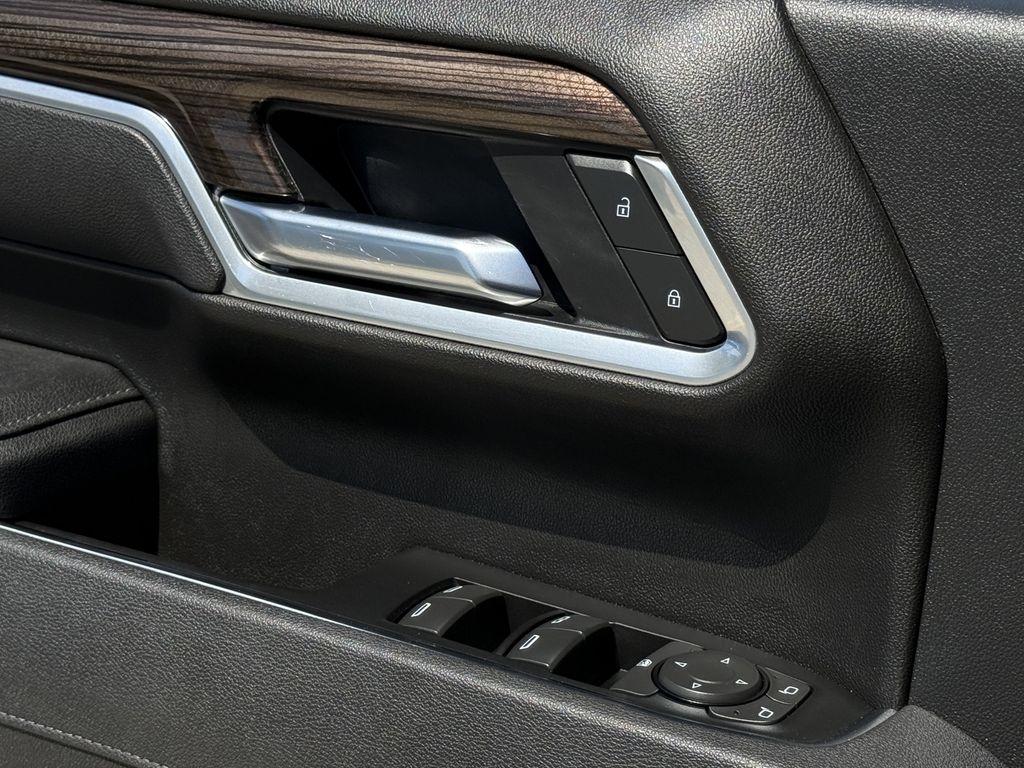 Chevrolet Silverado 2500HD LT Crew Cab Long Box 4WD 2025