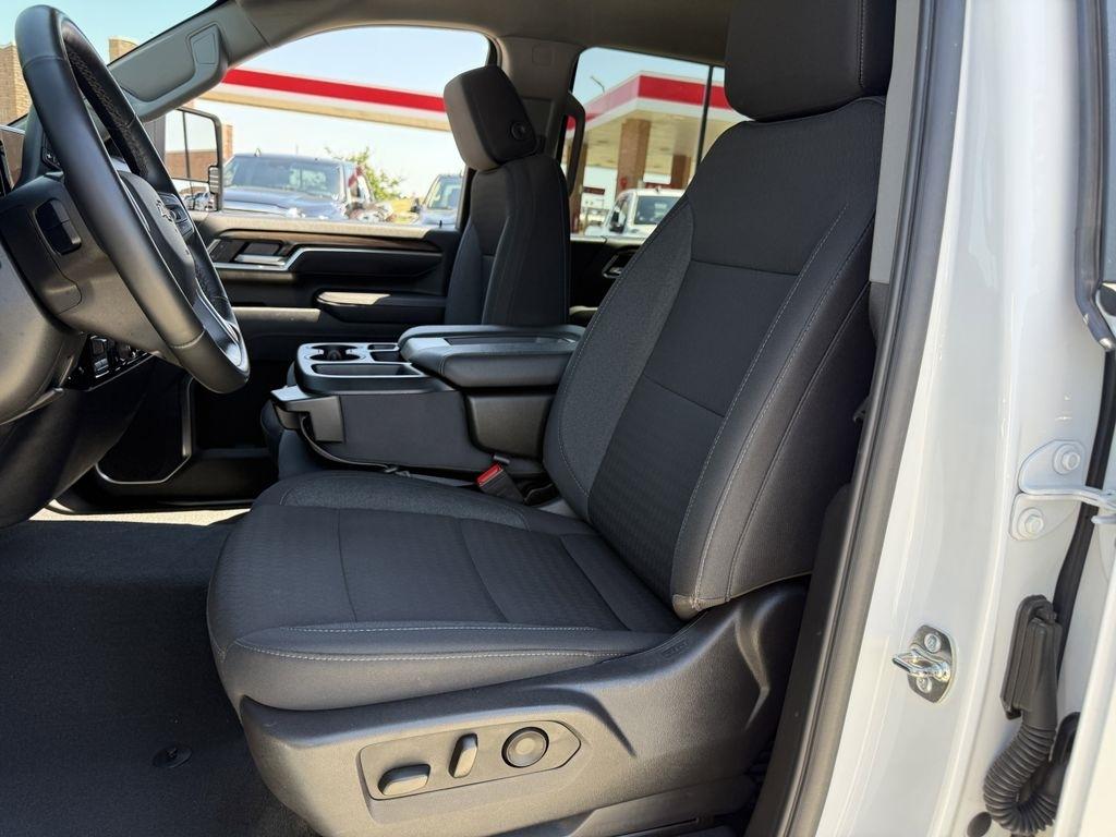 Chevrolet Silverado 2500HD LT Crew Cab Long Box 4WD 2025
