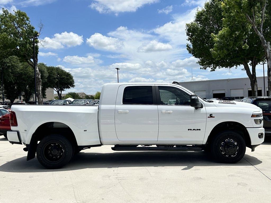 RAM 3500 Laramie Mega Cab 4WD DRW 2025