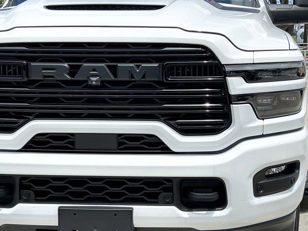 RAM 3500 Laramie Mega Cab 4WD DRW 2025