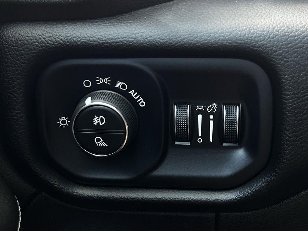 RAM 3500 Laramie Mega Cab 4WD DRW 2025