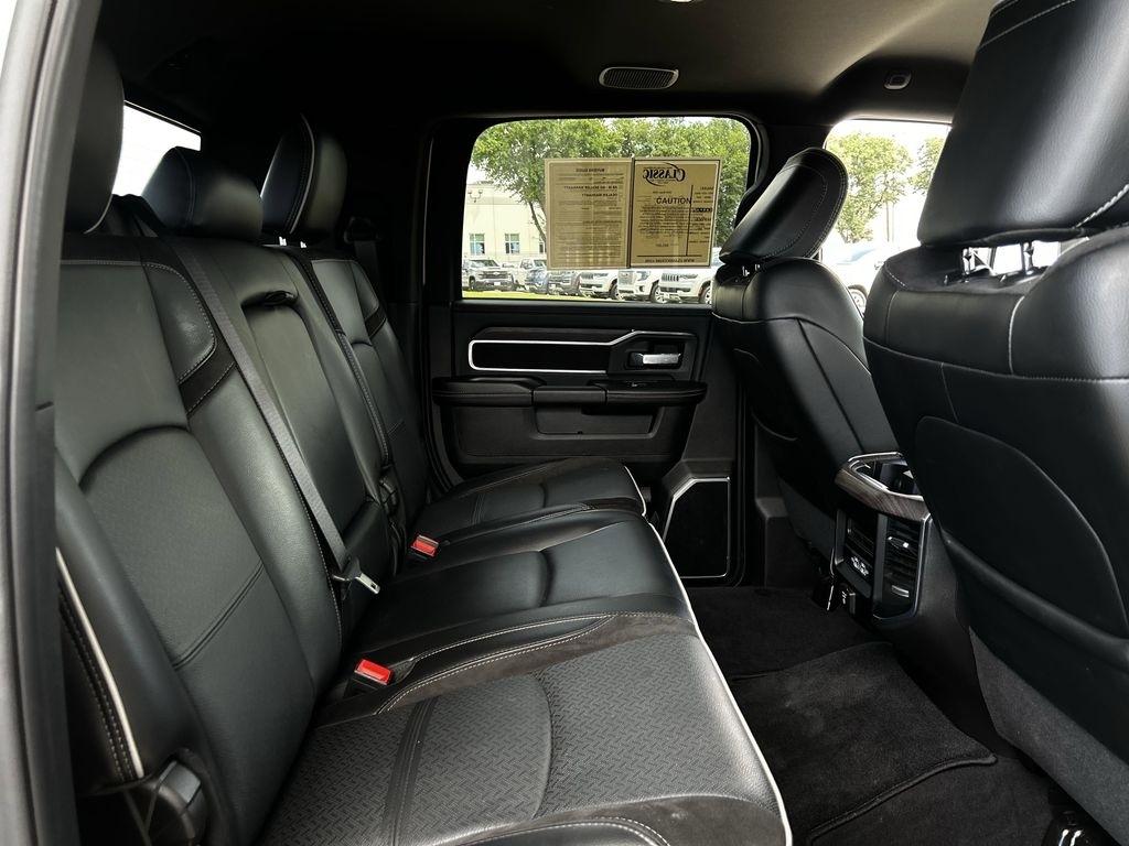 RAM 3500 Laramie Mega Cab 4WD DRW 2025