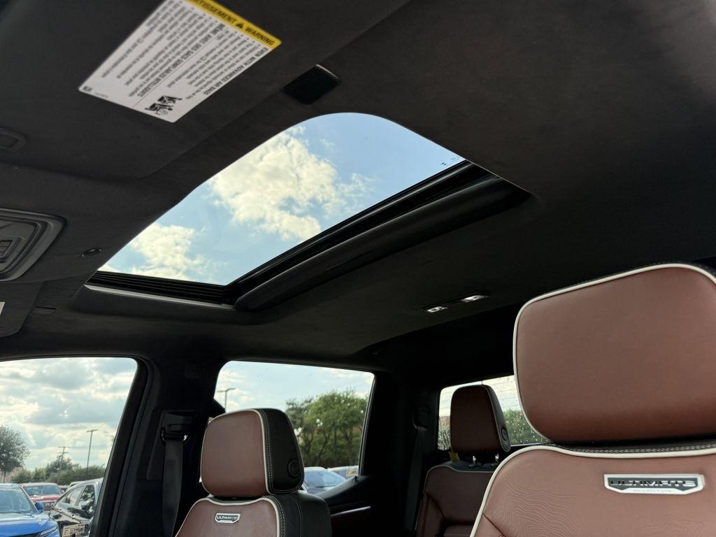 GMC Sierra 1500 Denali Ultimate Crew Cab 4WD 2025