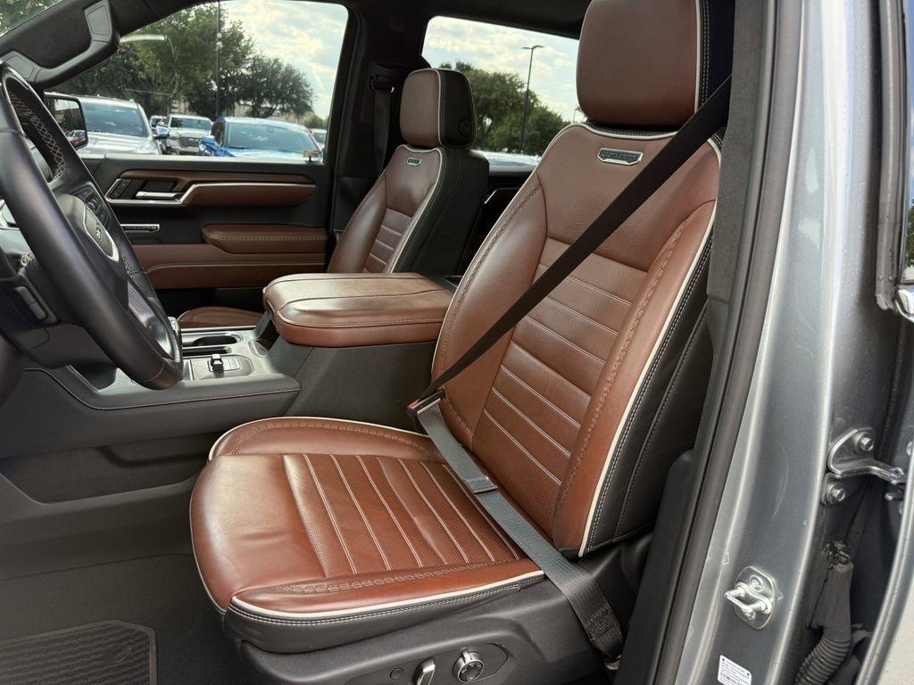 GMC Sierra 1500 Denali Ultimate Crew Cab 4WD 2025