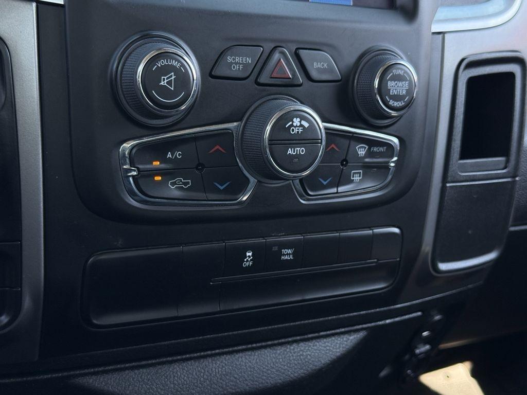 RAM 1500 SLT Crew Cab SWB 4WD 2023