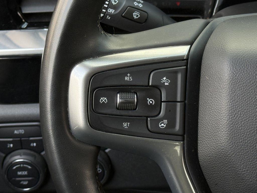 Chevrolet Silverado 1500 LT-L Crew Cab 4WD 2023