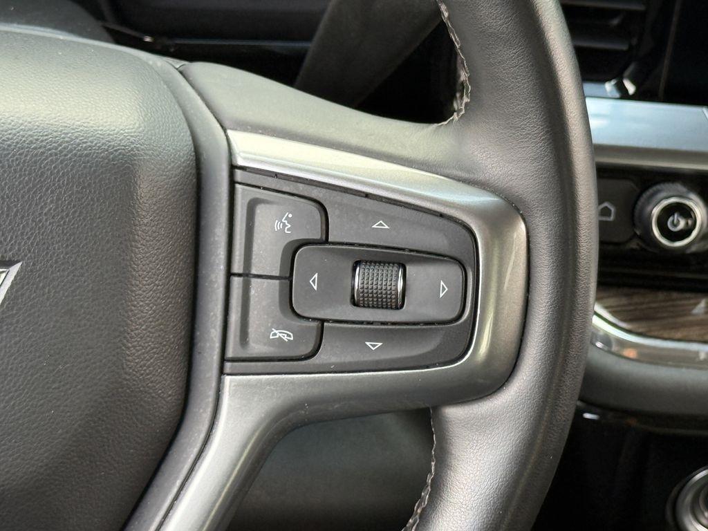 Chevrolet Silverado 1500 LT-L Crew Cab 4WD 2023