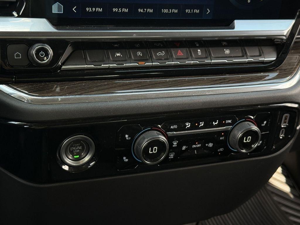 Chevrolet Silverado 1500 LT-L Crew Cab 4WD 2023