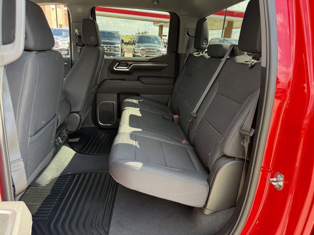Chevrolet Silverado 1500 LT-L Crew Cab 4WD 2023