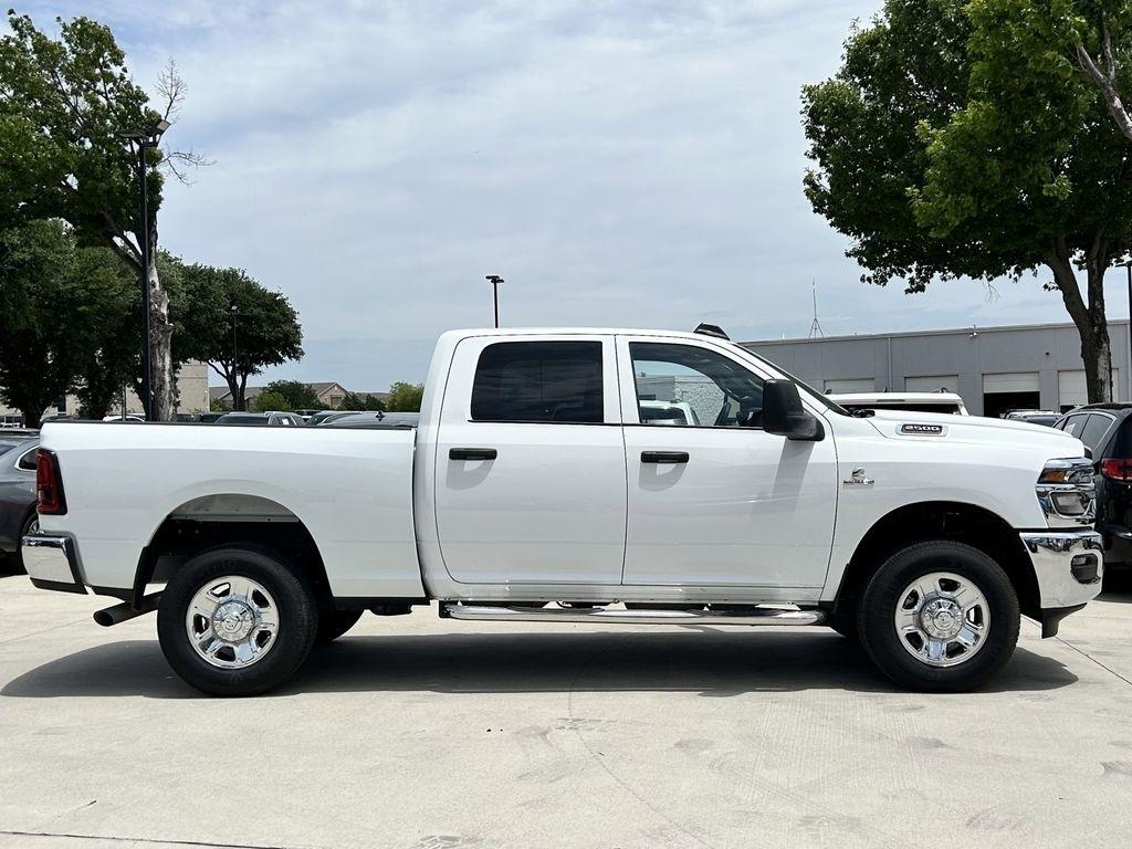RAM 2500 Tradesman Crew Cab 4WD 2025
