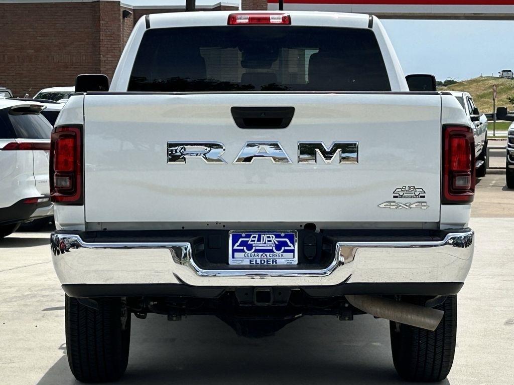 RAM 2500 Tradesman Crew Cab 4WD 2025