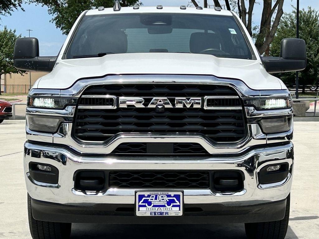 RAM 2500 Tradesman Crew Cab 4WD 2025