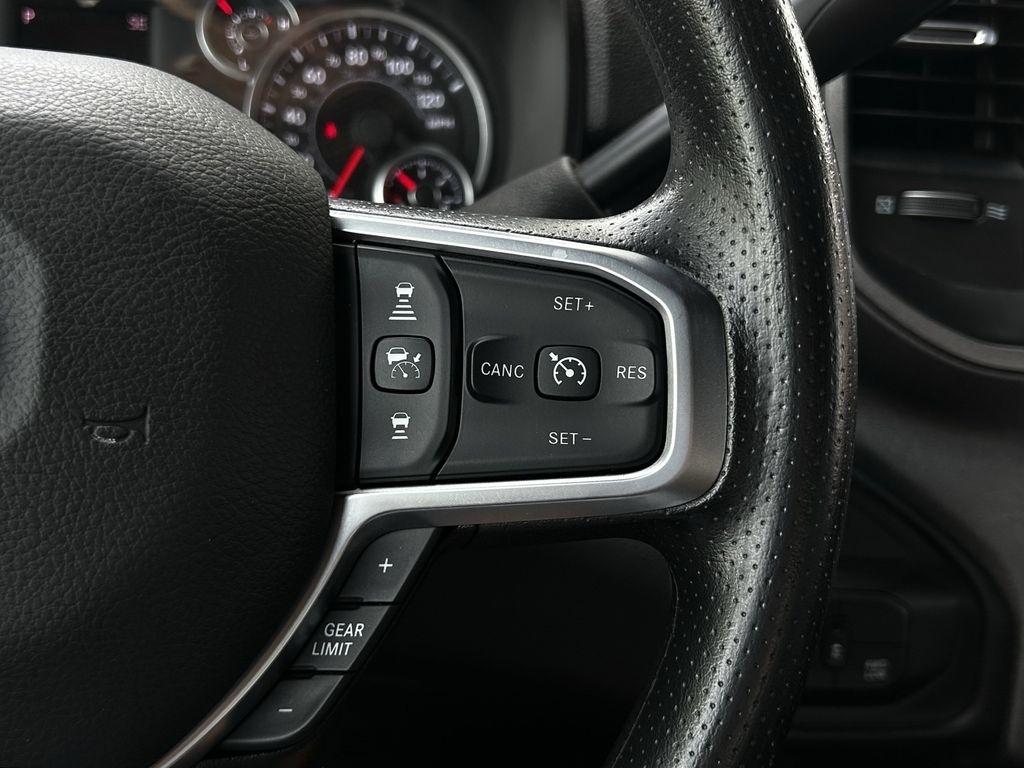 RAM 2500 Tradesman Crew Cab 4WD 2025
