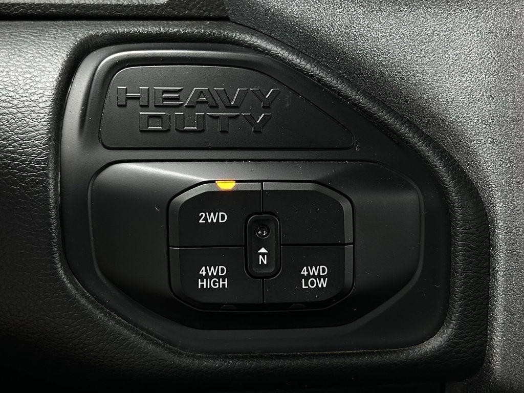 RAM 2500 Tradesman Crew Cab 4WD 2025
