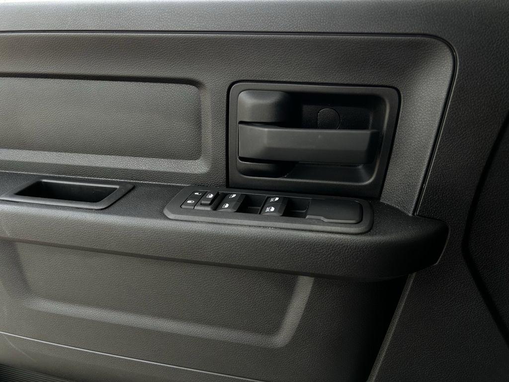 RAM 2500 Tradesman Crew Cab 4WD 2025