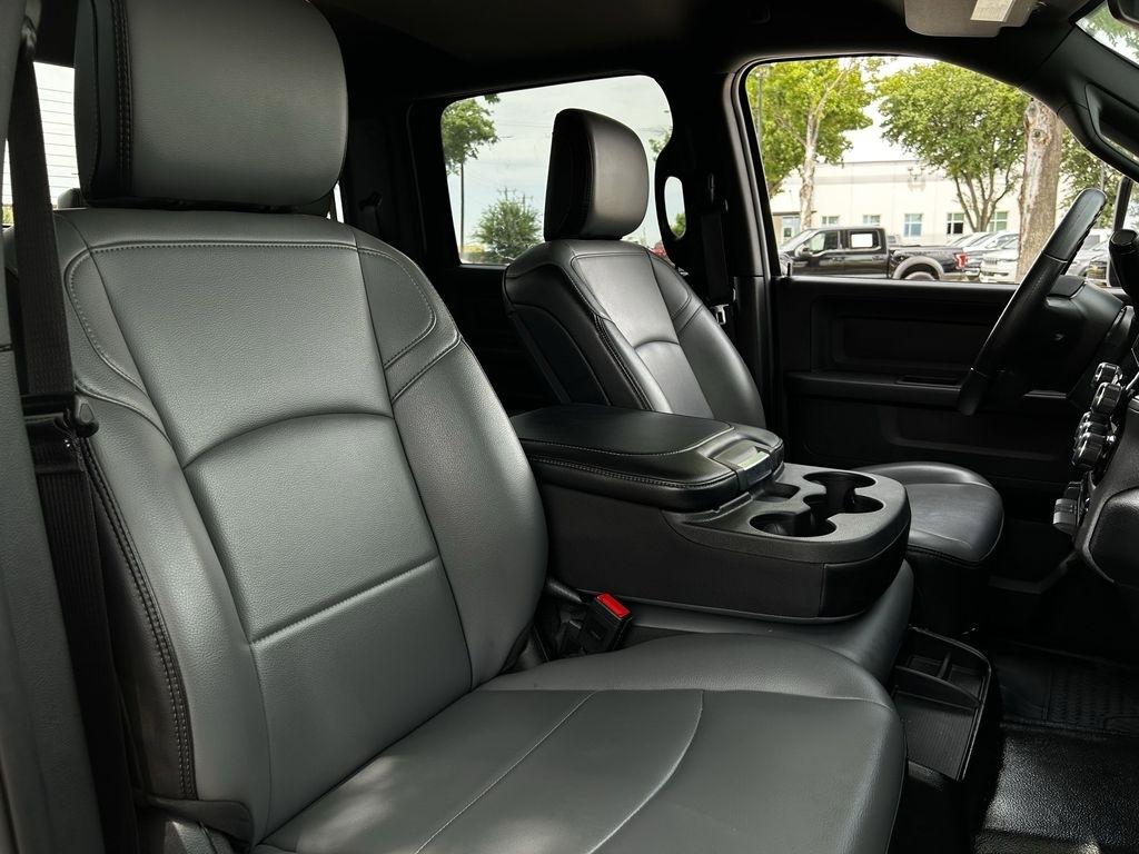 RAM 2500 Tradesman Crew Cab 4WD 2025