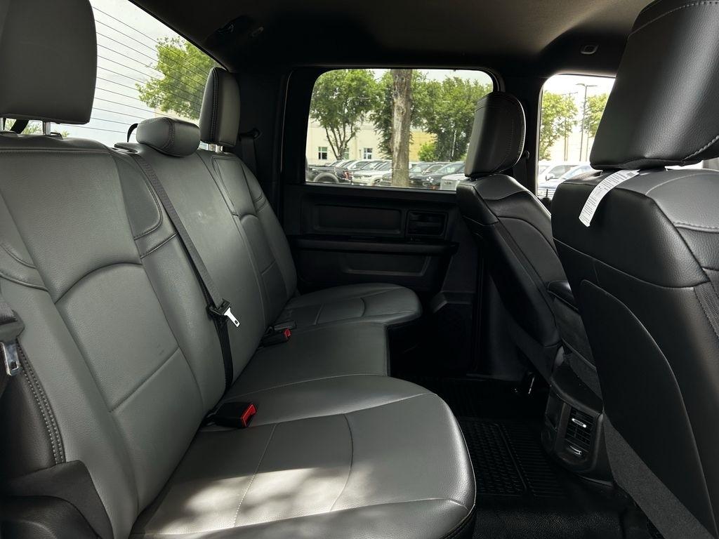 RAM 2500 Tradesman Crew Cab 4WD 2025