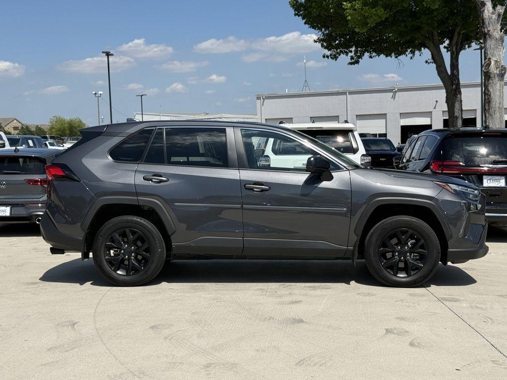 Toyota RAV4 LE 2024