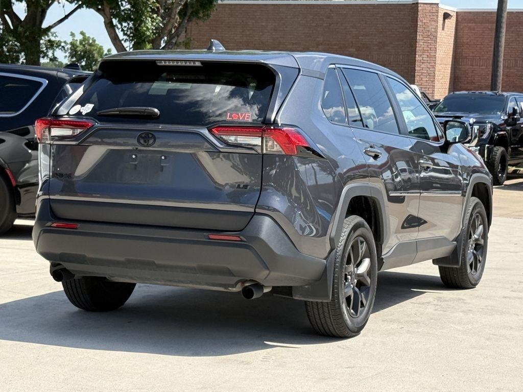 Toyota RAV4 LE 2024