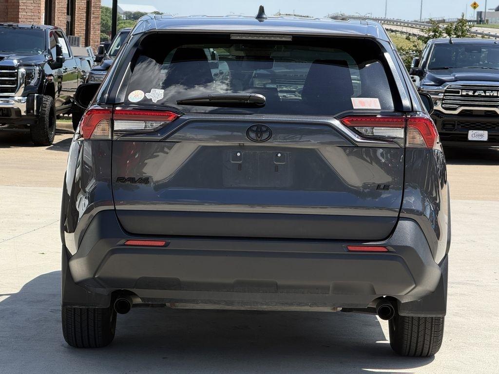 Toyota RAV4 LE 2024