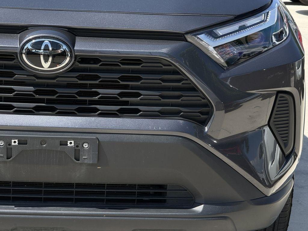 Toyota RAV4 LE 2024