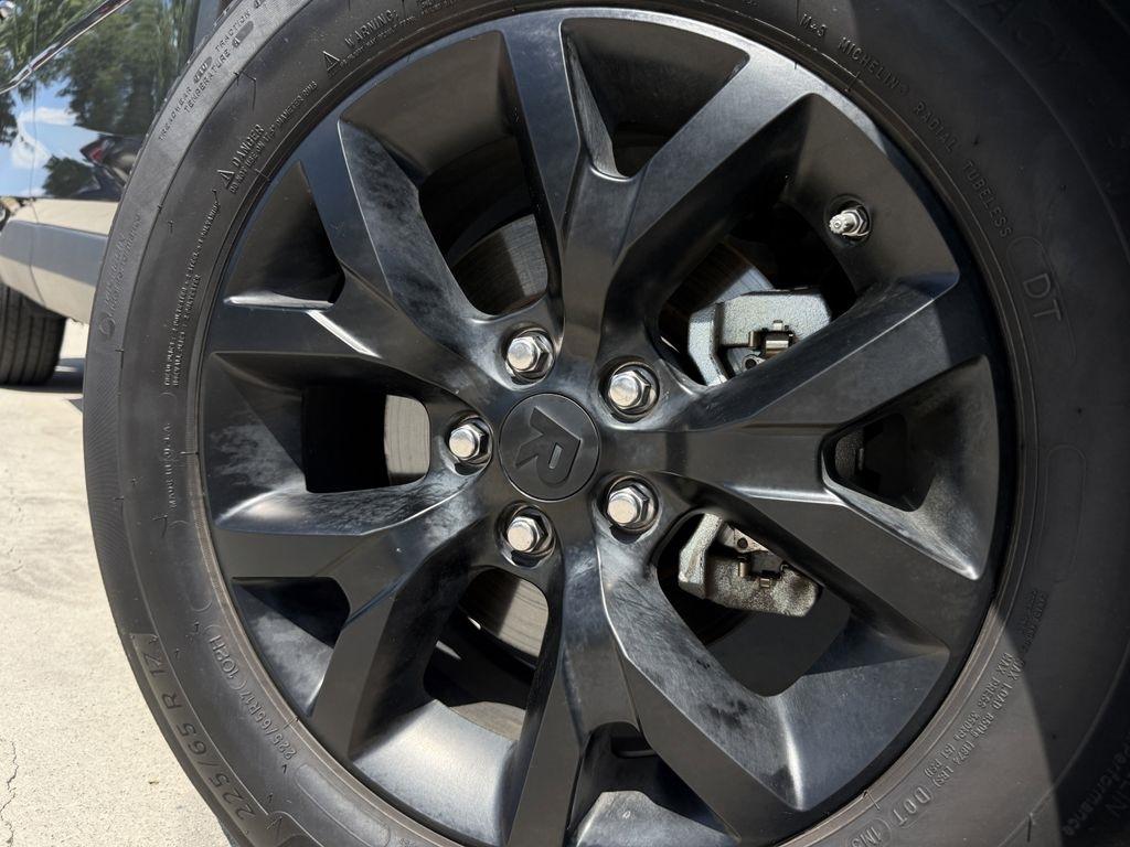 Toyota RAV4 LE 2024