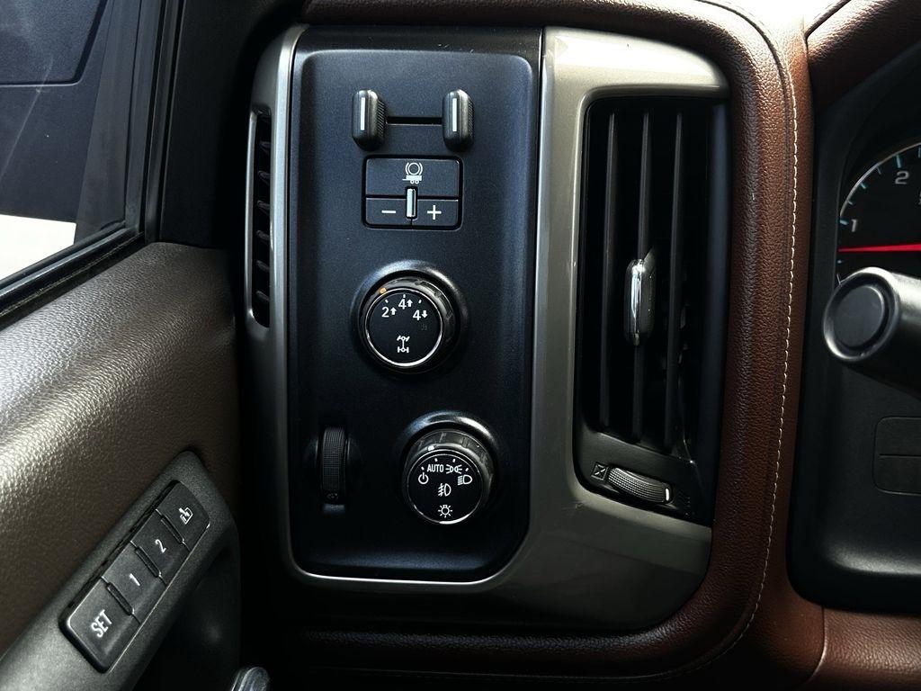 Chevrolet Silverado 2500HD LT Crew Cab 4WD 2015