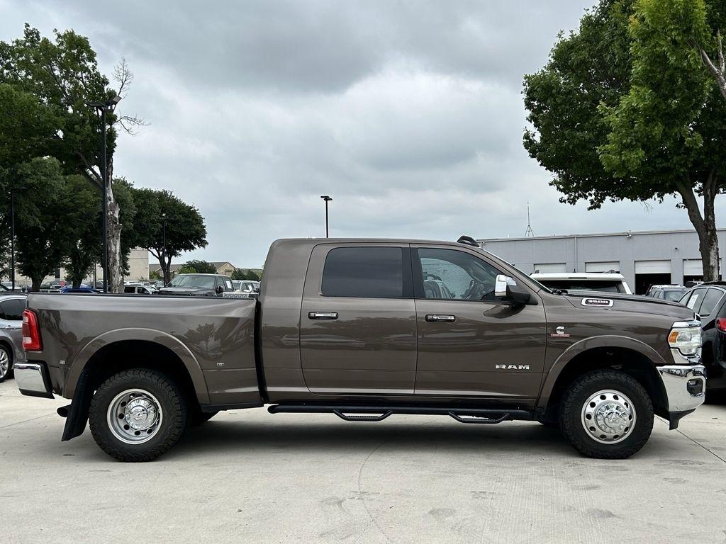 RAM 3500 Laramie Mega Cab 4WD DRW 2019