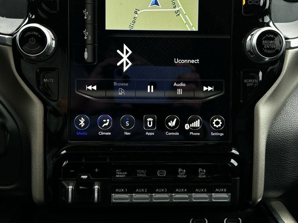 RAM 3500 Laramie Mega Cab 4WD DRW 2019