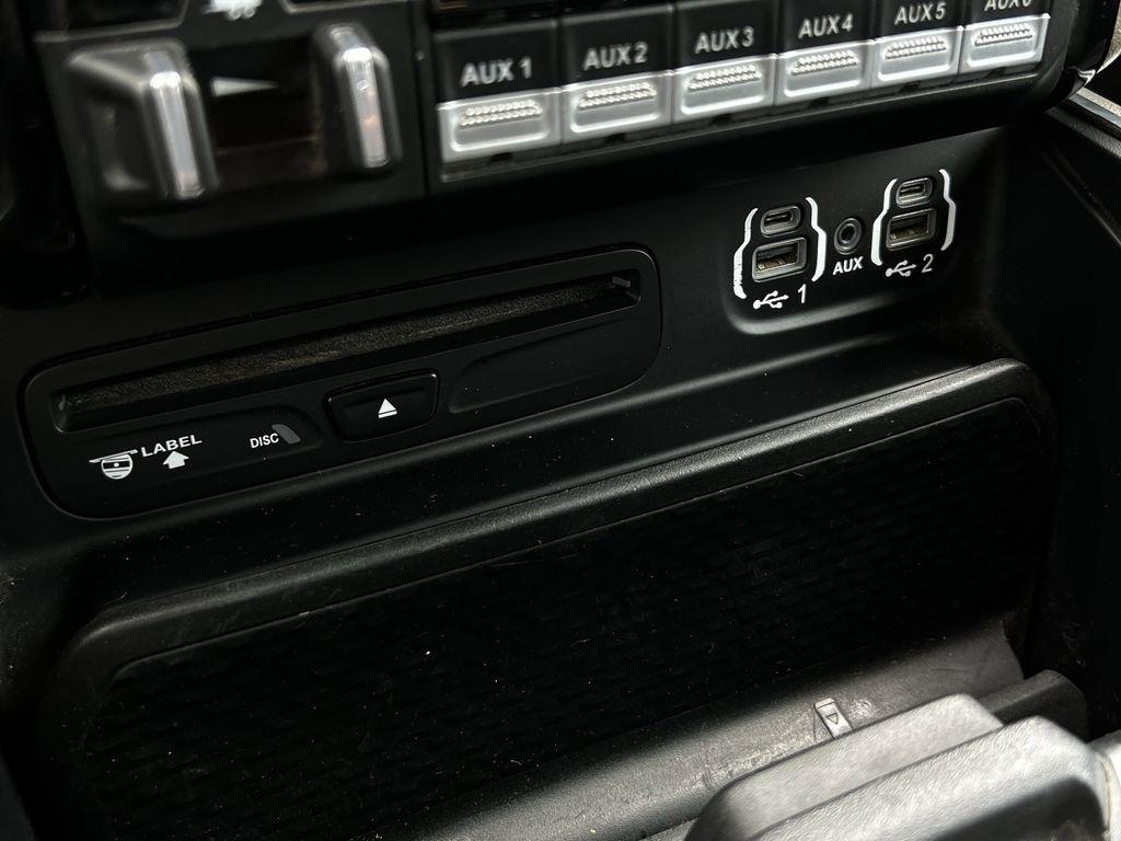 RAM 3500 Laramie Mega Cab 4WD DRW 2019