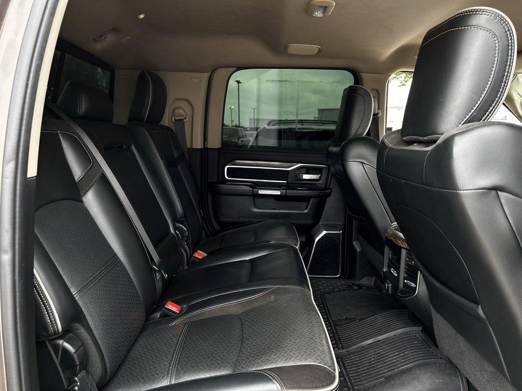 RAM 3500 Laramie Mega Cab 4WD DRW 2019