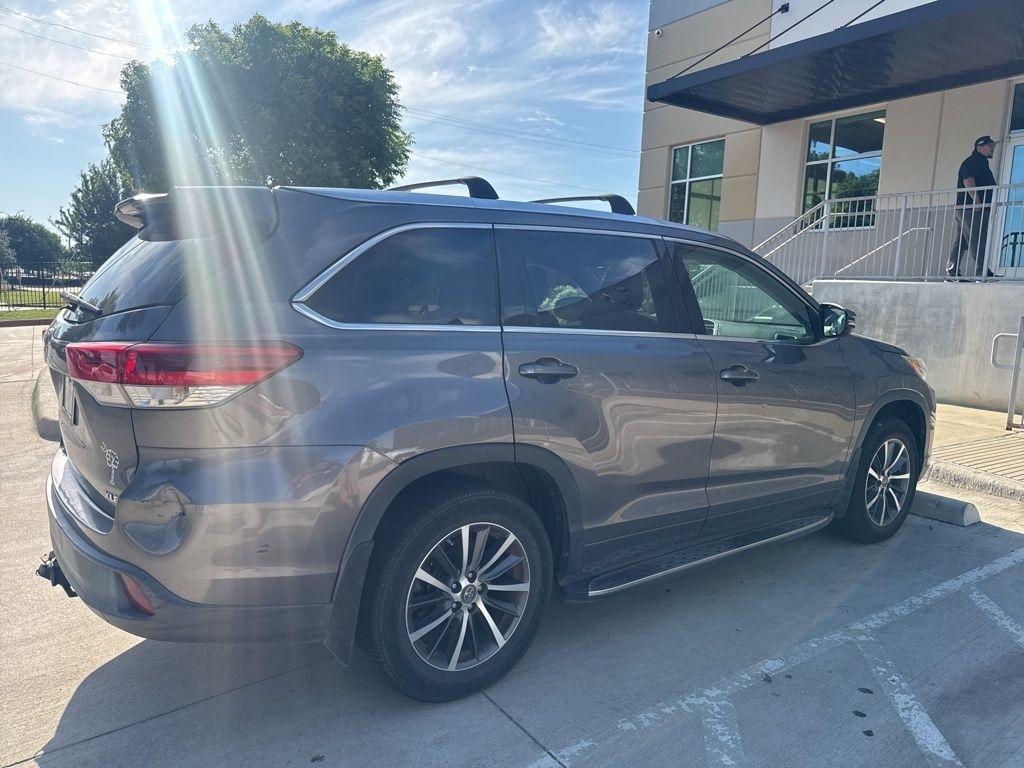 Toyota Highlander XLE FWD V6 2017