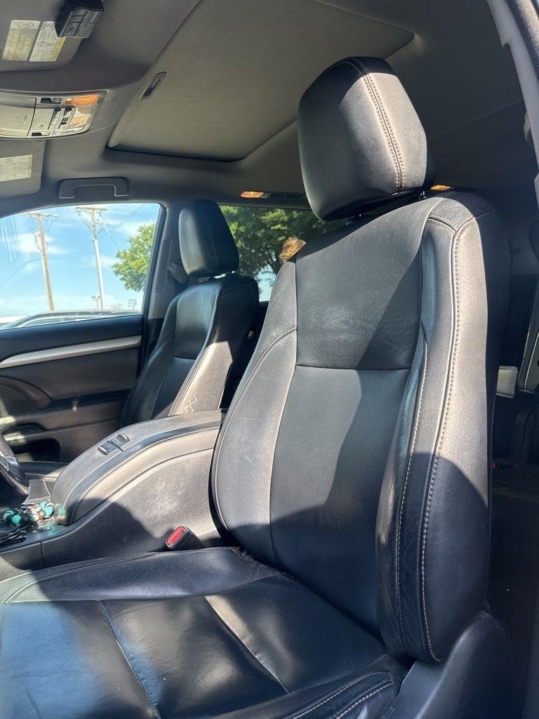 Toyota Highlander XLE FWD V6 2017