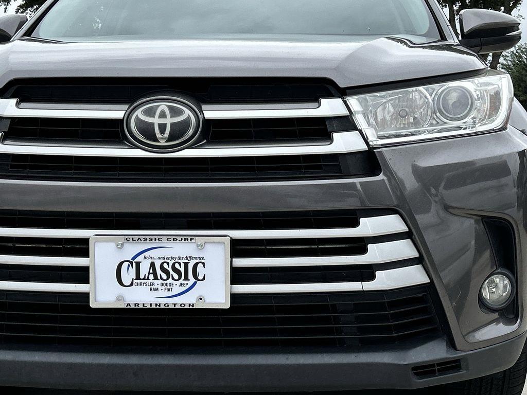 Toyota Highlander XLE FWD V6 2017